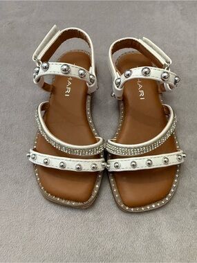Tahari Girls Sandals Size 11 White Studded Rhinestone Ankle Strap Dress Shoes